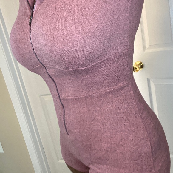 Hooded one piece lounge wear - Picture 7 of 7